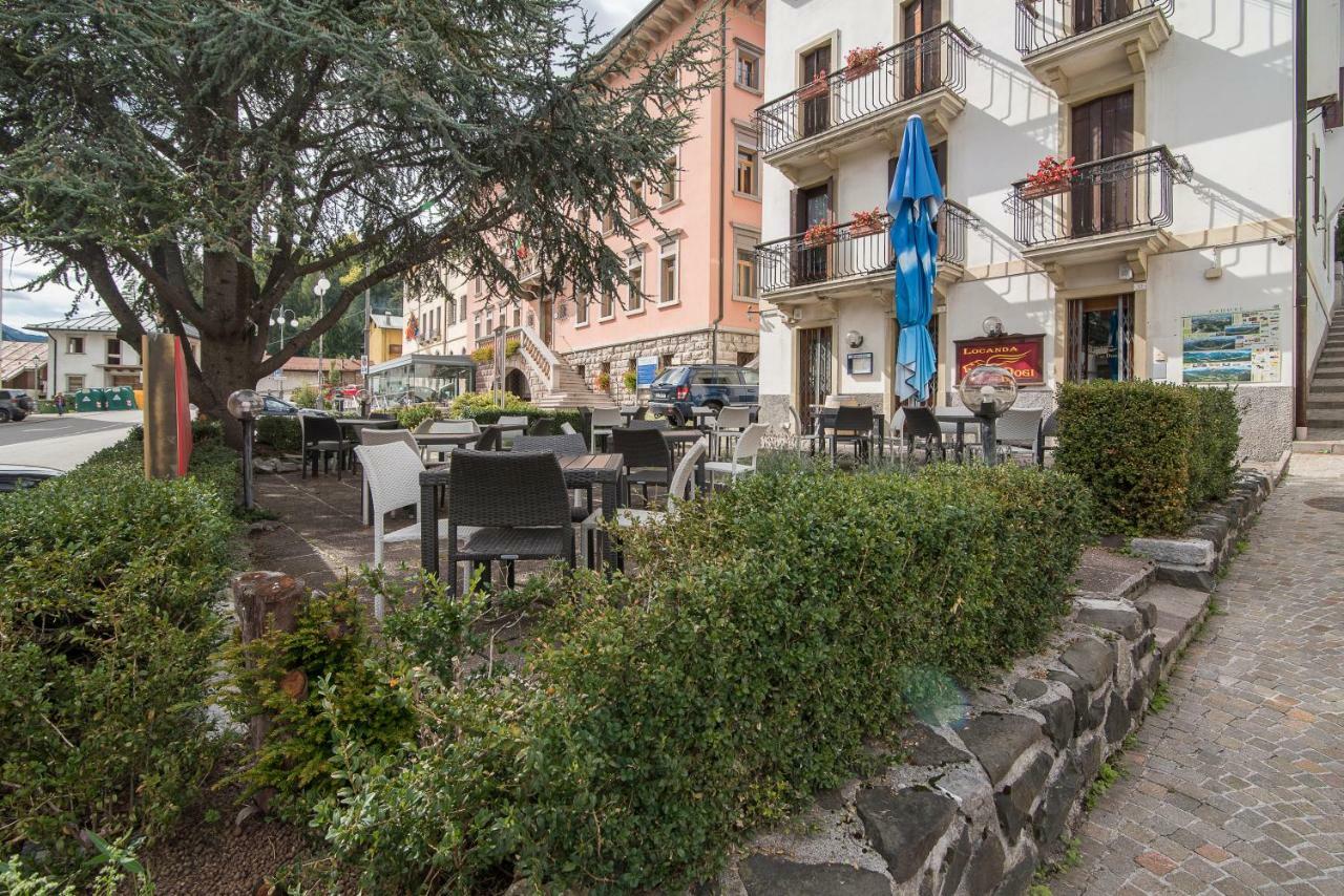 Locanda Ai Dogi 皮耶韦迪卡多雷 外观 照片